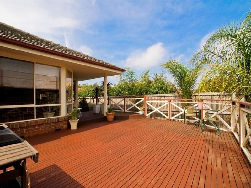 8 MAYFAIR Court, Chirnside Park VIC 3116