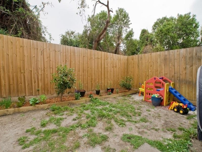 2/301 Mt Dandenong Road, Croydon VIC 3136