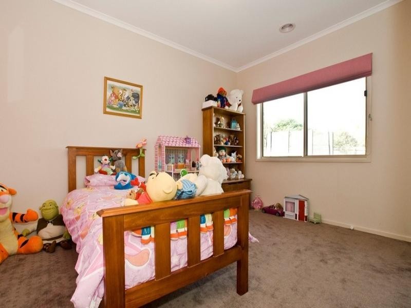67 KINGSBURGH Lane, Lilydale VIC 3140