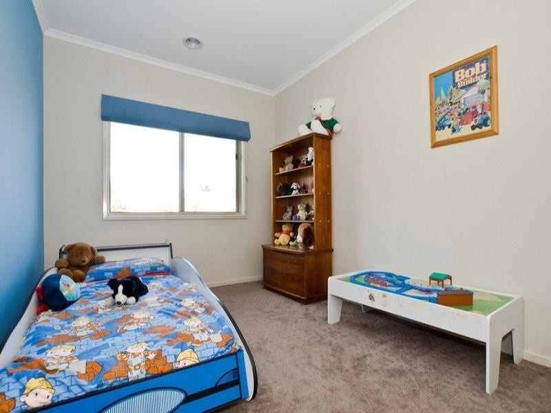 67 KINGSBURGH Lane, Lilydale VIC 3140