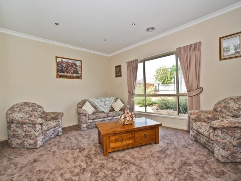 67 KINGSBURGH Lane, Lilydale VIC 3140