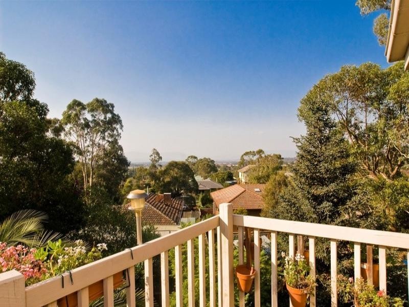 4 SPRINGSONG PASS, Chirnside Park VIC 3116