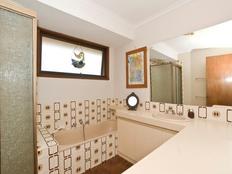 4 SPRINGSONG PASS, Chirnside Park VIC 3116
