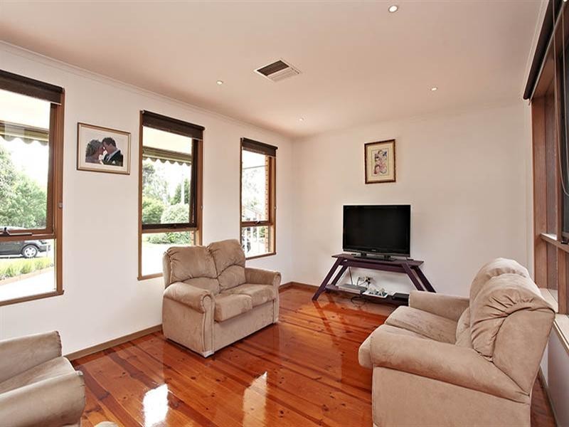 3 MARLOO Court, Croydon Hills VIC 3136