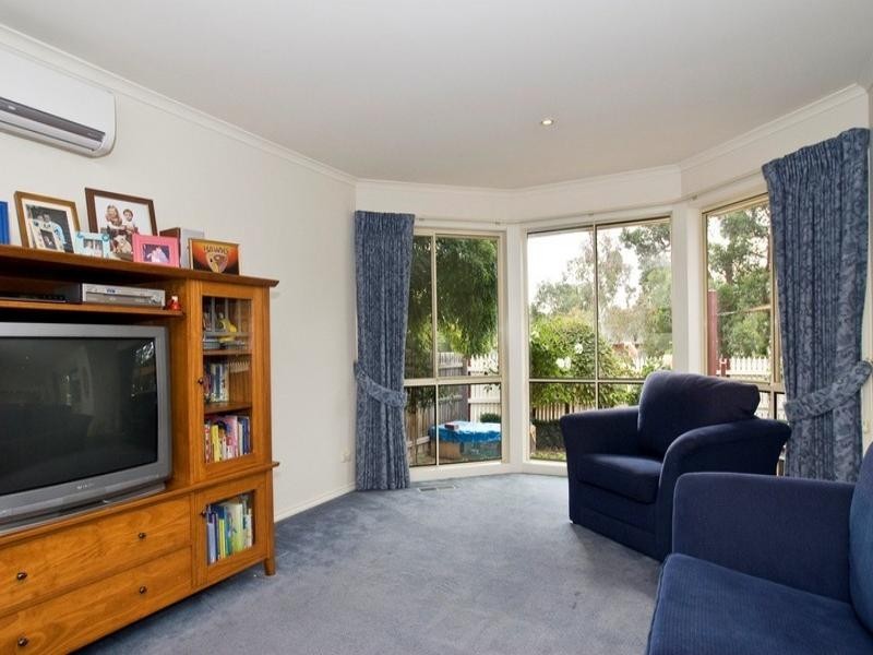 7 CLYDE Court, Croydon South VIC 3136