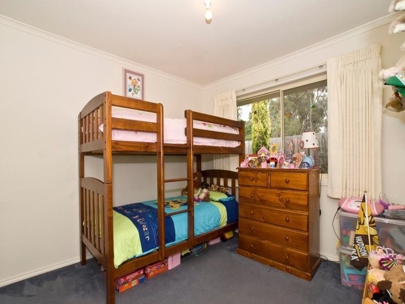 7 CLYDE Court, Croydon South VIC 3136