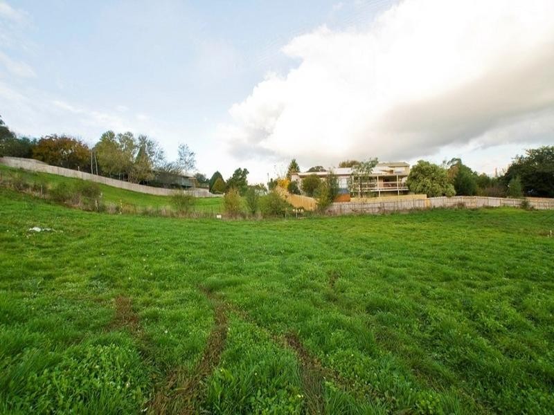 LOT 13 JOEL PLACE “Huntly Views”, Mooroolbark VIC 3138