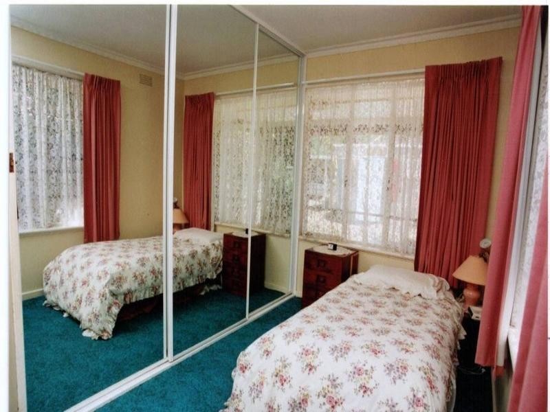 13 JULIE Road, Croydon VIC 3136