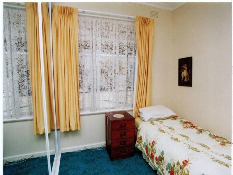 13 JULIE Road, Croydon VIC 3136