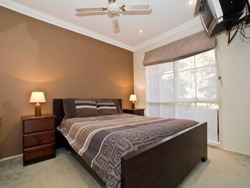 8 GRANDVALLEY Drive, Chirnside Park VIC 3116