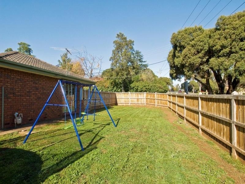 8 GRANDVALLEY Drive, Chirnside Park VIC 3116