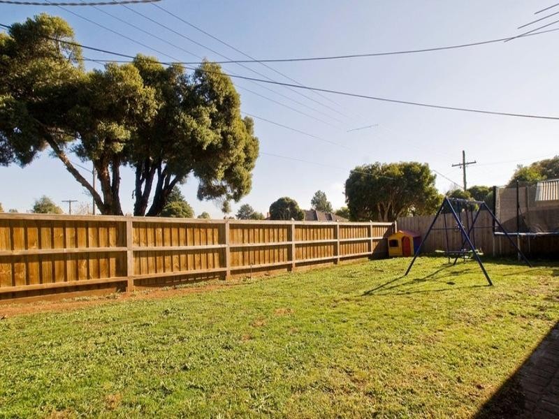 8 GRANDVALLEY Drive, Chirnside Park VIC 3116