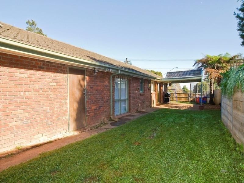8 GRANDVALLEY Drive, Chirnside Park VIC 3116