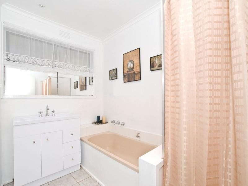 14 LYONS Road, Croydon North VIC 3136