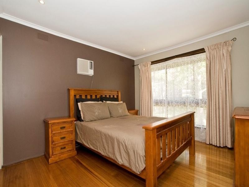 14 LYONS Road, Croydon North VIC 3136