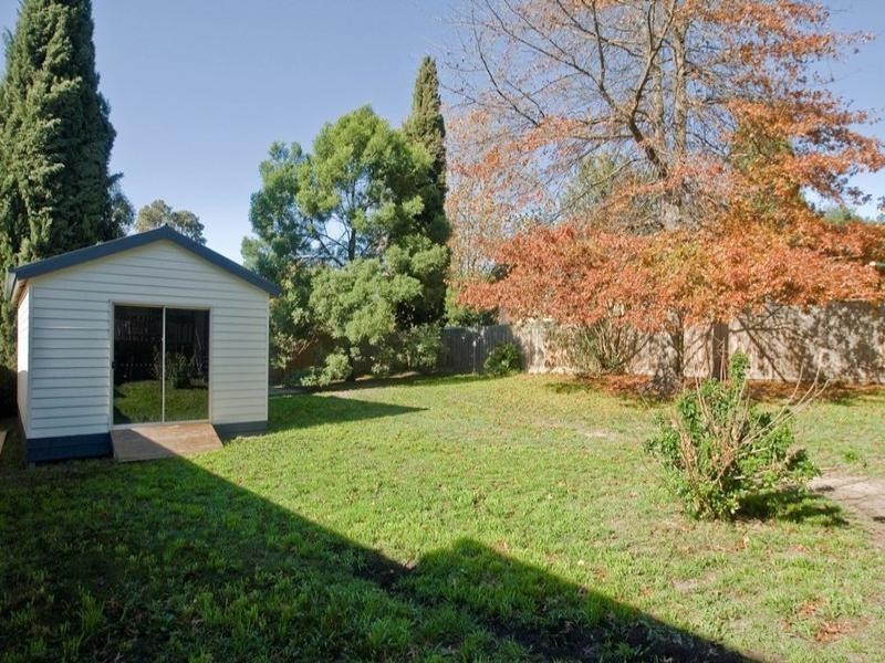 14 LYONS Road, Croydon North VIC 3136