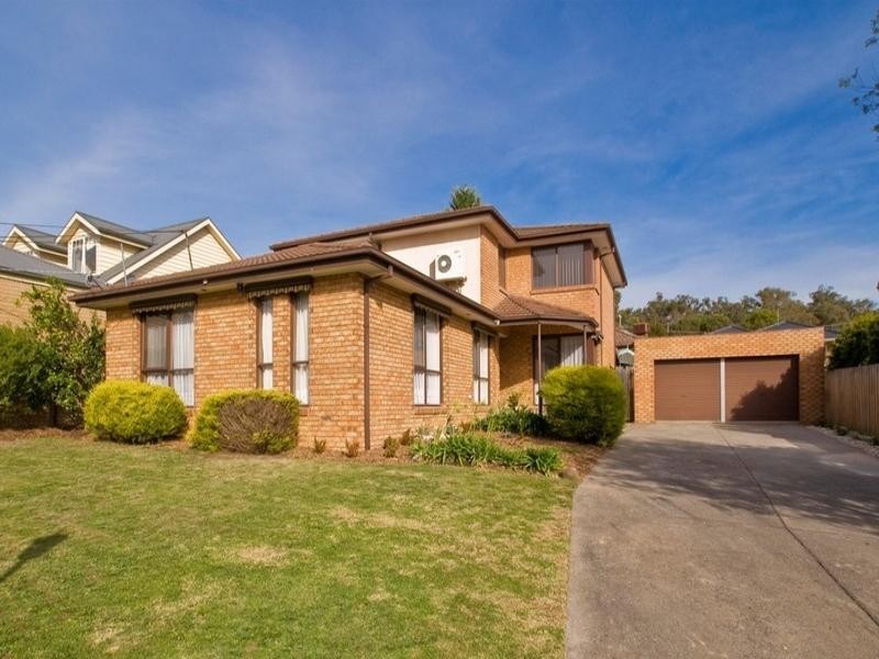 2 APPLEGUM Close, Croydon Hills VIC 3136