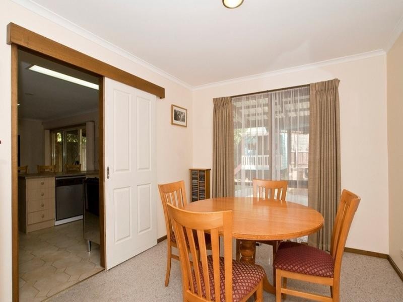 2 APPLEGUM Close, Croydon Hills VIC 3136