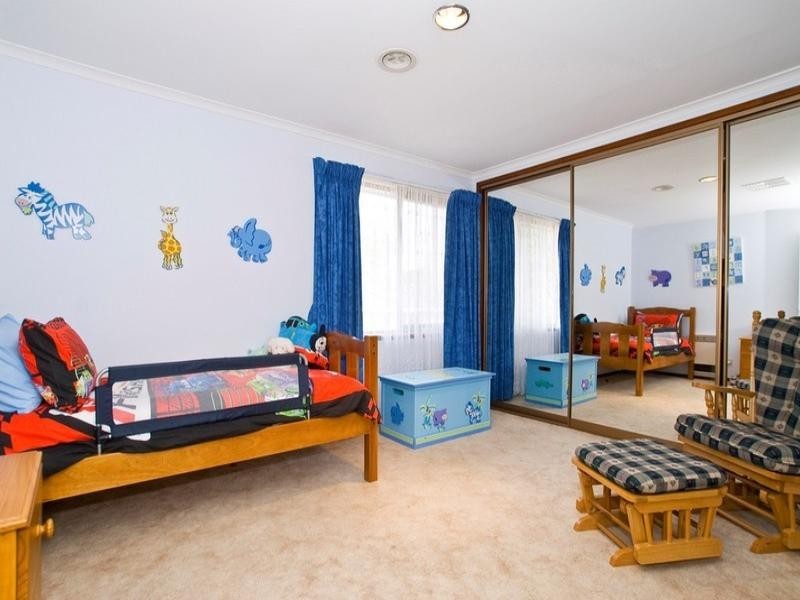 2 APPLEGUM Close, Croydon Hills VIC 3136