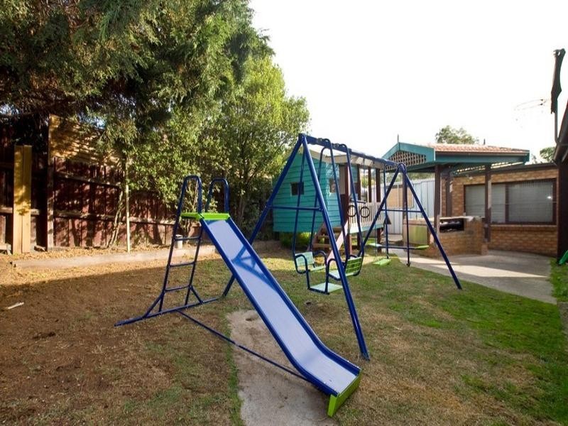 2 APPLEGUM Close, Croydon Hills VIC 3136