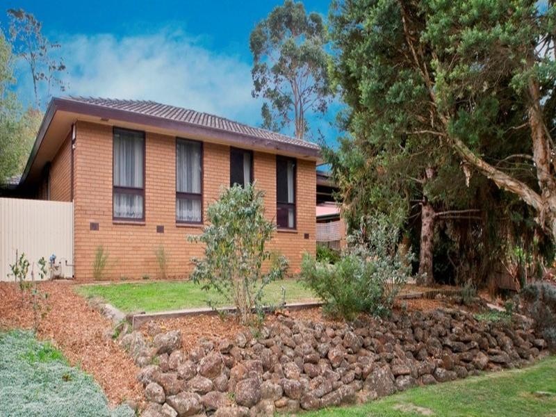 33 KINGSWOOD Drive, Chirnside Park VIC 3116