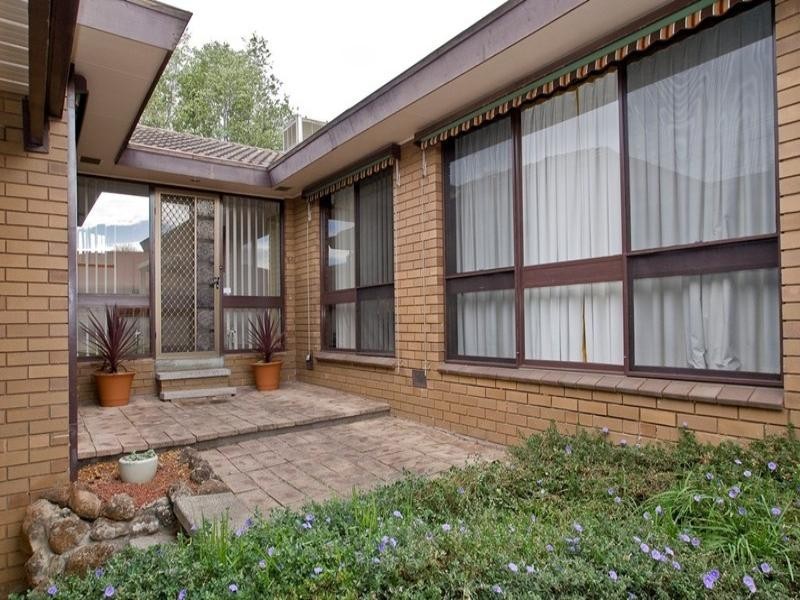 33 KINGSWOOD Drive, Chirnside Park VIC 3116