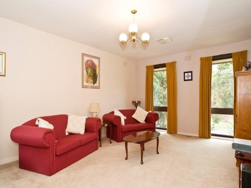 33 KINGSWOOD Drive, Chirnside Park VIC 3116