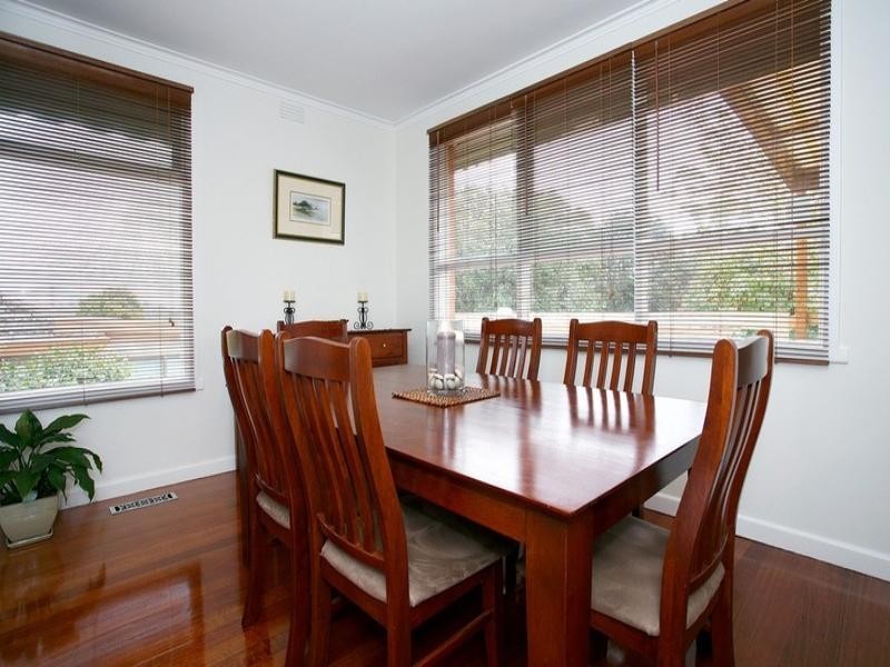 13 WILLIAMS Road, Mooroolbark VIC 3138