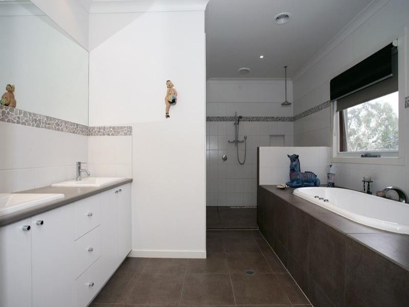 15 FROME Street, Croydon VIC 3136