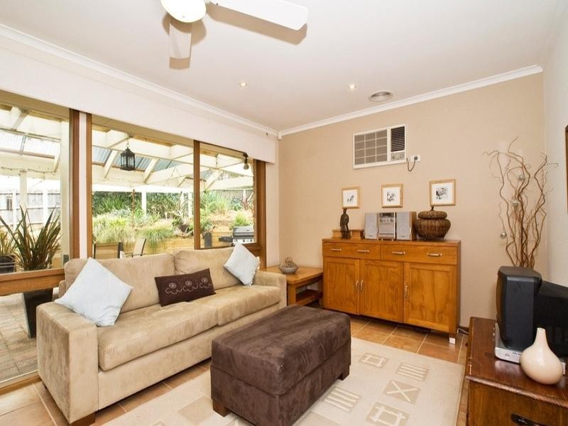 10 TAMWORTH Road, Kilsyth VIC 3137