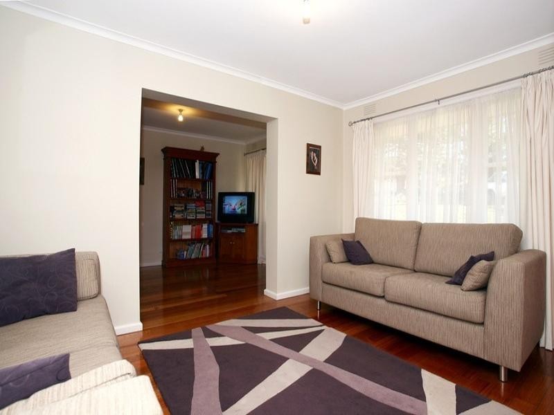 37-39 LONGVIEW Road, Croydon South VIC 3136