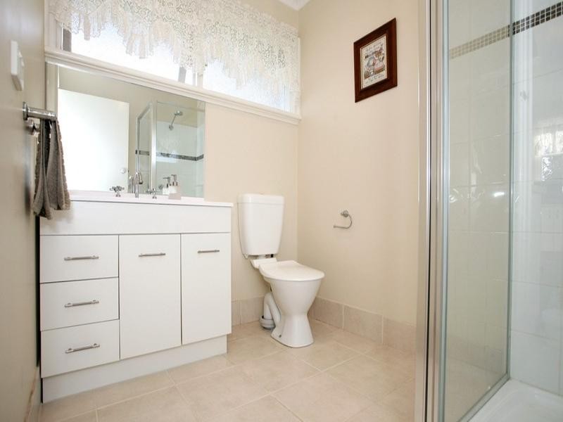 37-39 LONGVIEW Road, Croydon South VIC 3136