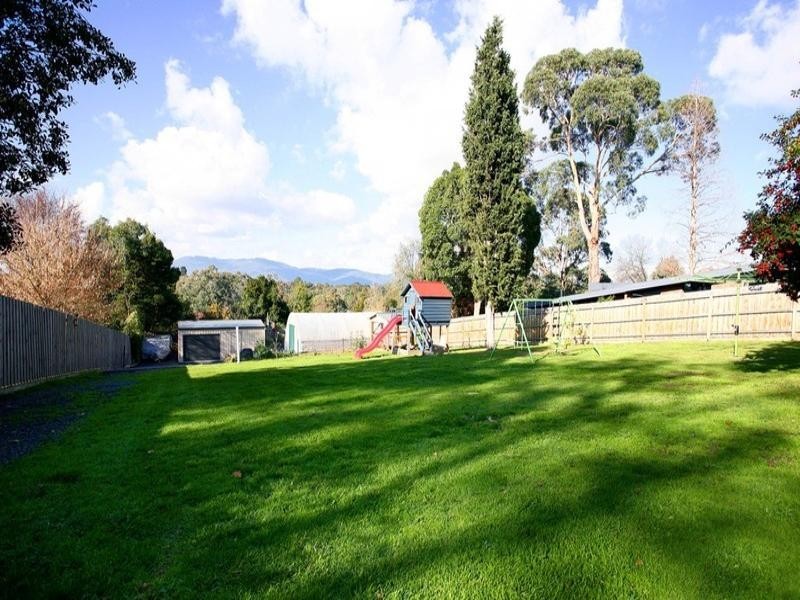 37-39 LONGVIEW Road, Croydon South VIC 3136