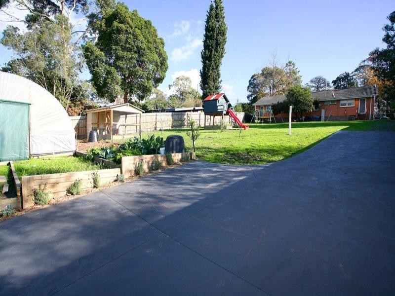 37-39 LONGVIEW Road, Croydon South VIC 3136