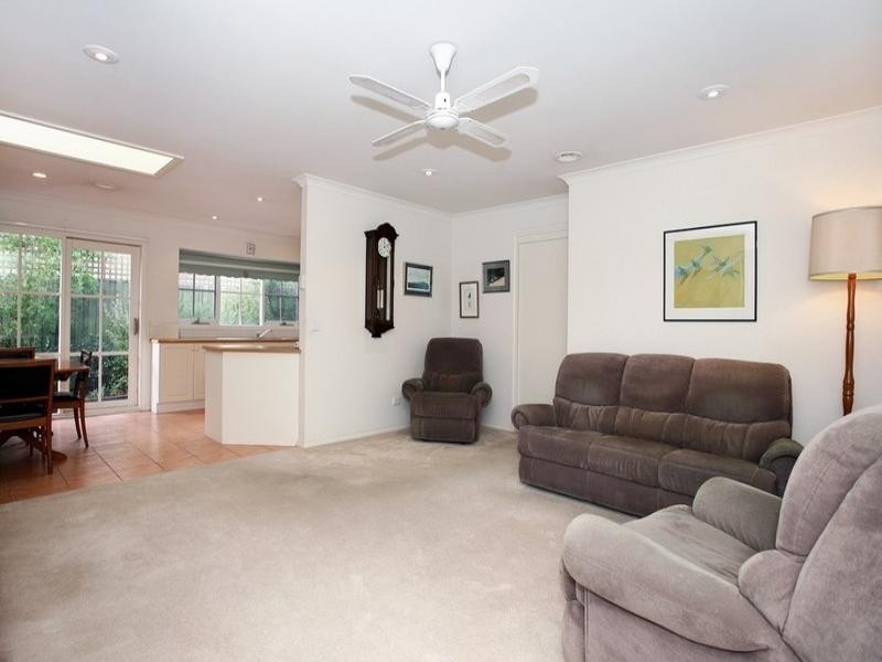 2, 5 NIEL Street, Croydon VIC 3136