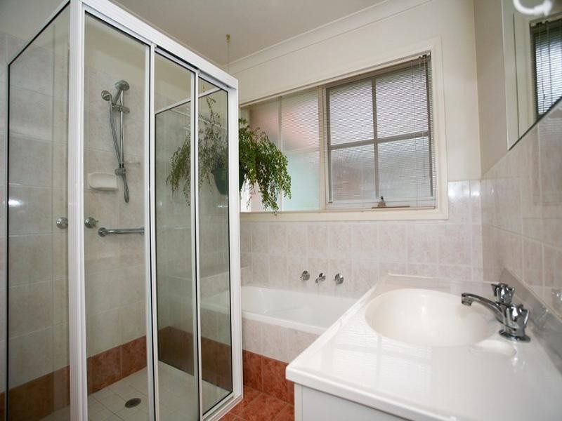 2, 5 NIEL Street, Croydon VIC 3136