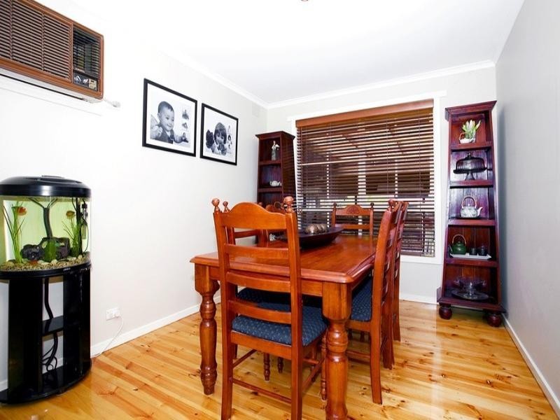 1 MELTON Grove, Croydon VIC 3136