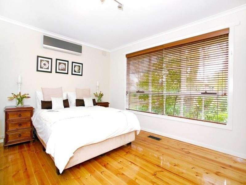 1 MELTON Grove, Croydon VIC 3136