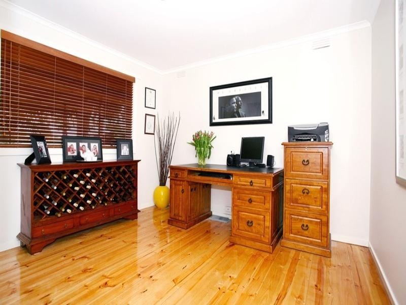 1 MELTON Grove, Croydon VIC 3136