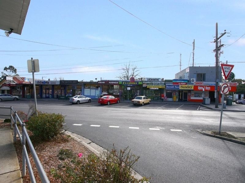 2 KARNAK Close, Croydon VIC 3136