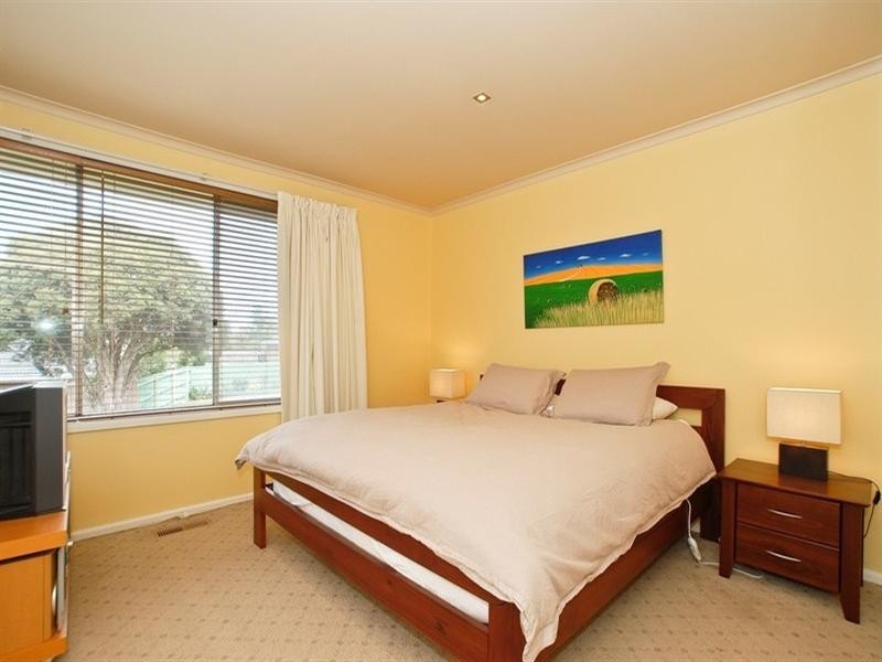 7 Holyrood Crescent, Ringwood VIC 3134