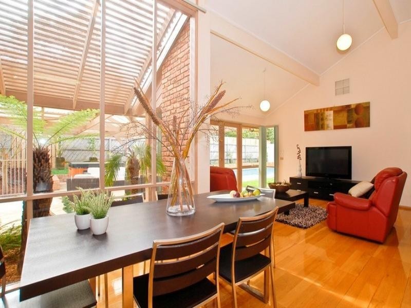 1 SUMMERHILL PARK Drive, Mooroolbark VIC 3138