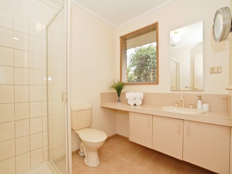 1 SUMMERHILL PARK Drive, Mooroolbark VIC 3138