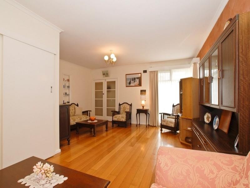 17 DICKSON Crescent, Ringwood North VIC 3134