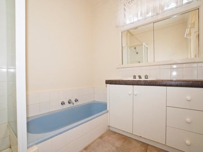 17 DICKSON Crescent, Ringwood North VIC 3134