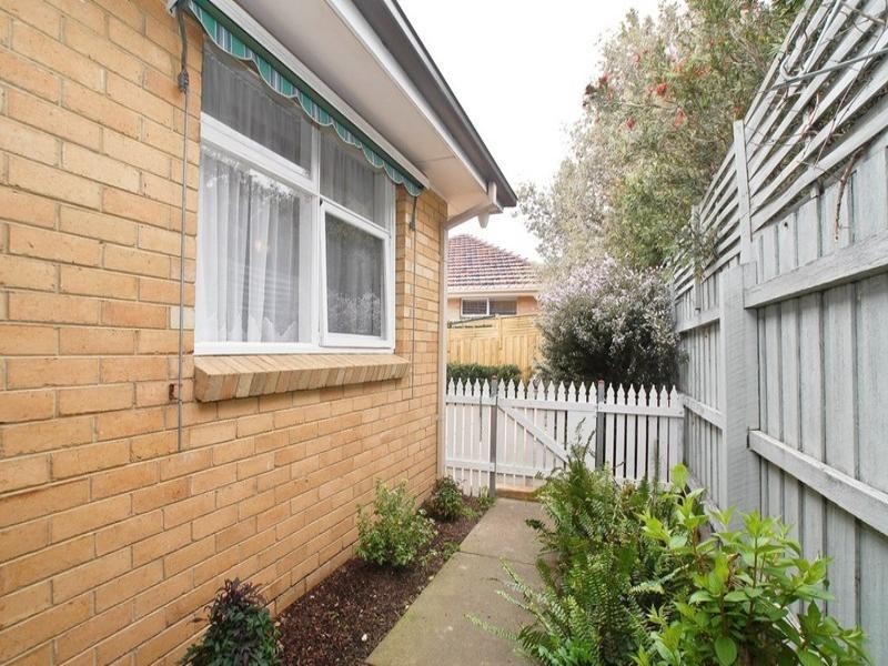 17 DICKSON Crescent, Ringwood North VIC 3134