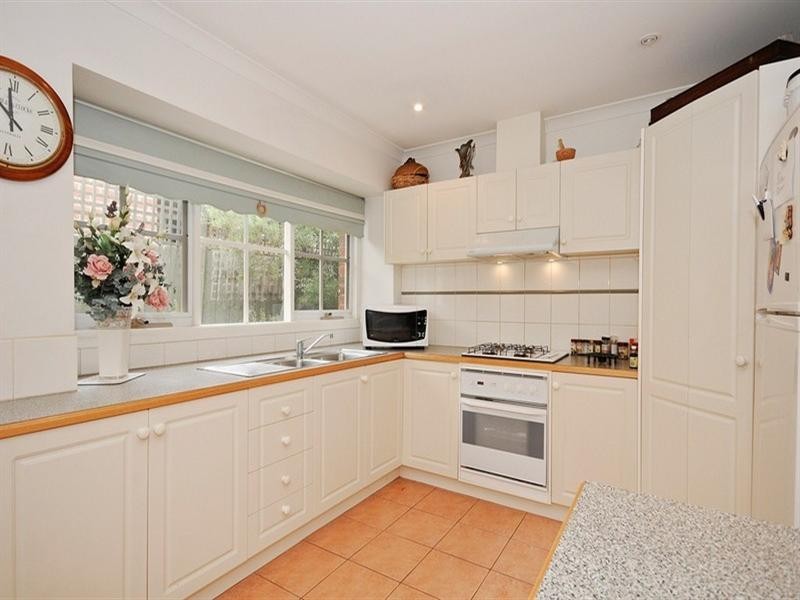 2, 5 NIEL Street, Croydon VIC 3136