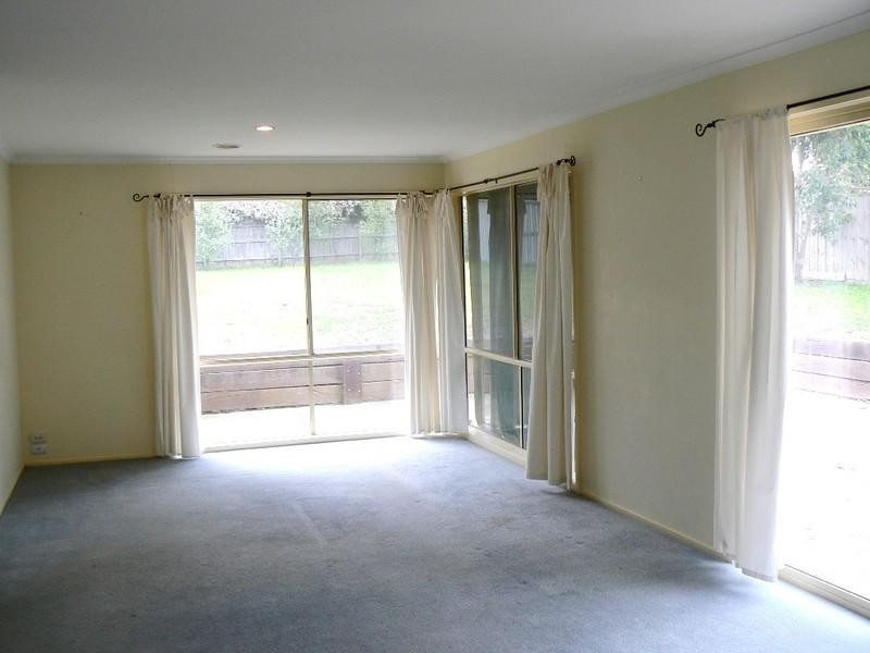 39 CENTRAL Avenue, Croydon South VIC 3136