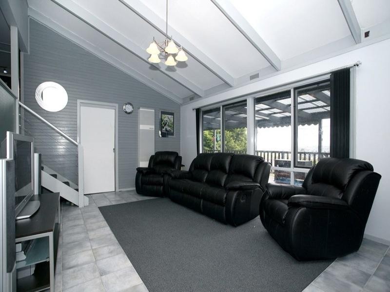 15 EDWARD Road, Chirnside Park VIC 3116