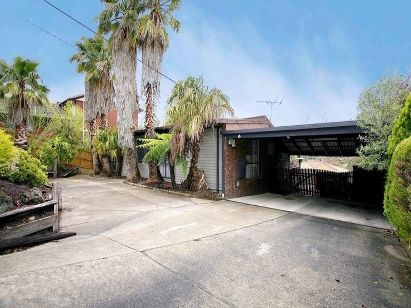 15 EDWARD Road, Chirnside Park VIC 3116